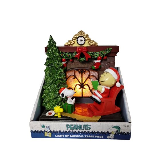Peanuts Charlie Brown and Snoopy Cozy Fireplace Musical Decoration Lights Up New - Picture 1 of 6